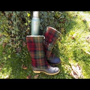 L.L. Bean Bean Boots - Black and Tan Sole